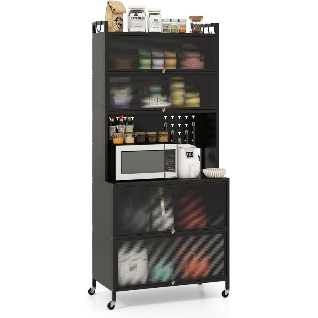 Sideboard mit offenen Ablagen und Rollen