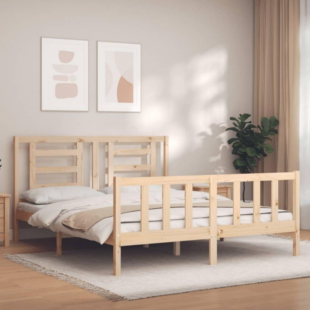 Eine Fussauflage an dem Bettgestell mit 160 x 200 cm