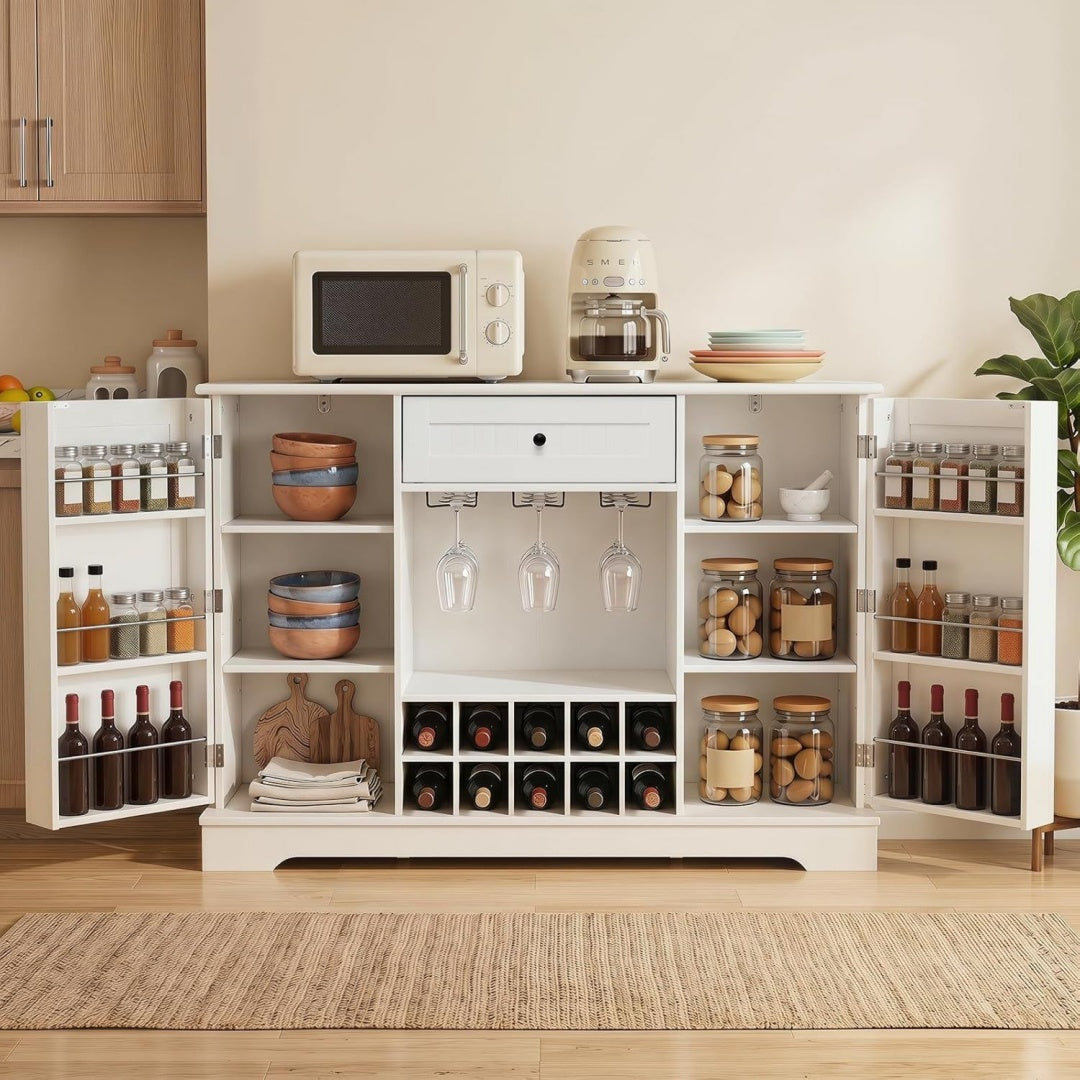 Sideboard verbindet offene Ablagen und eine ausziehbare Konstruktion