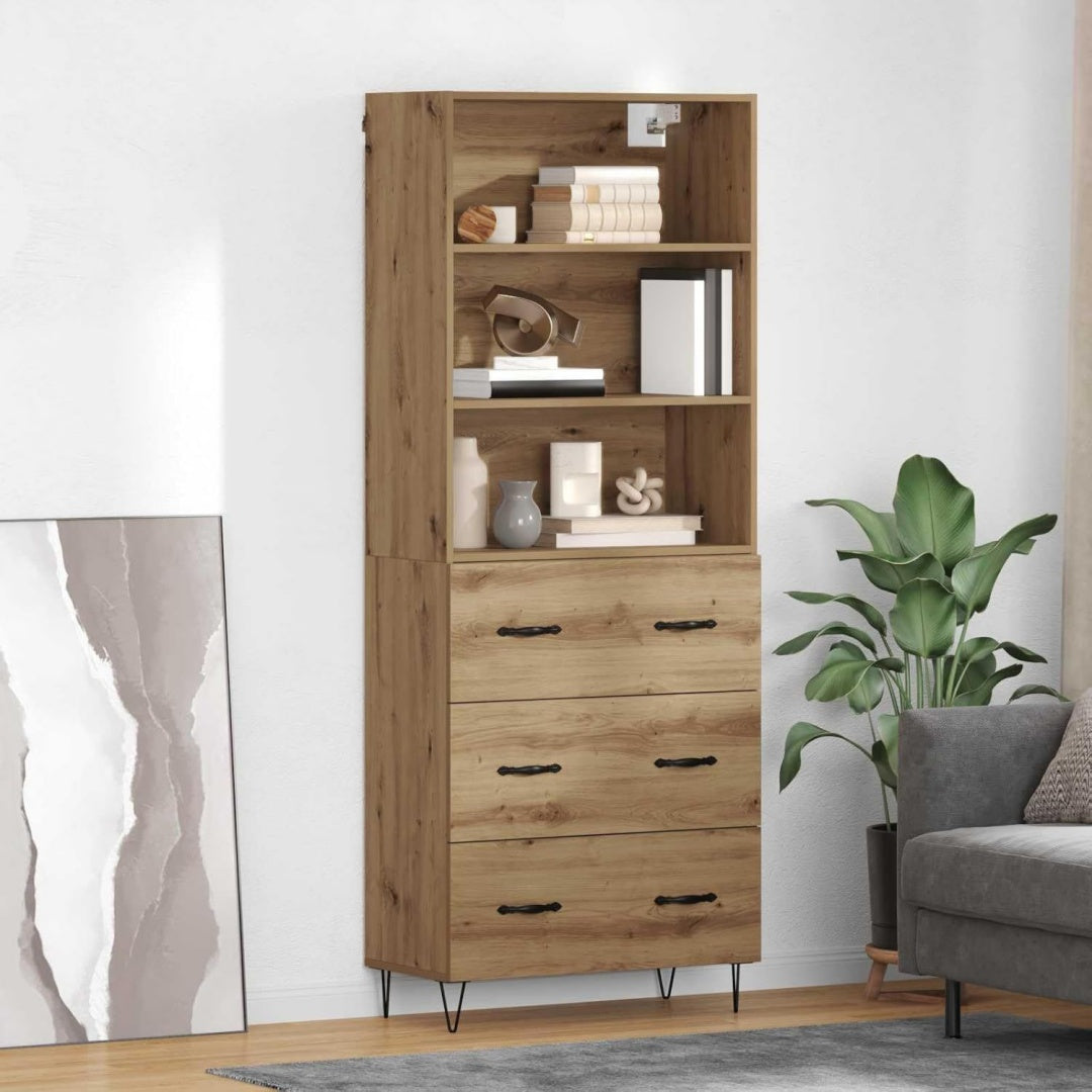 Schubladen an dem Hochschrank aus Holzwerkstoff