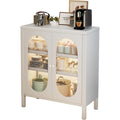 Glastueren praegen das Sideboard in Creme