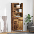 Schubladen bestimmen das Erscheinungsbild von dem Hochschrank