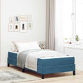 Eine Gestaltung in Blau kennzeichnet das Boxspringbett